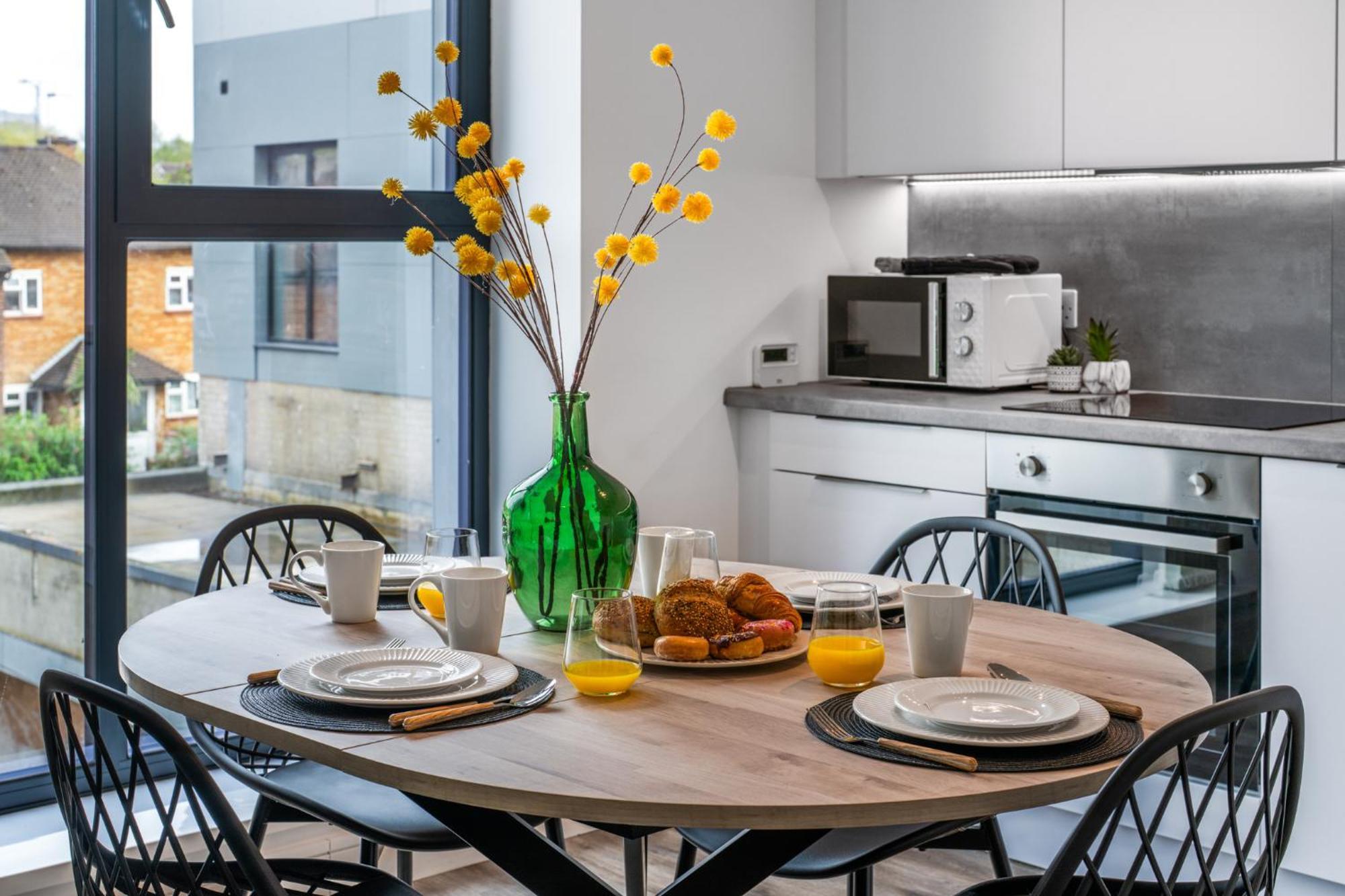 Potters Bar - Free Parking - Private Bathroom - Netflix - 4 Mins Walk To Station - 20 Mins Direct Trains To London Exterior foto